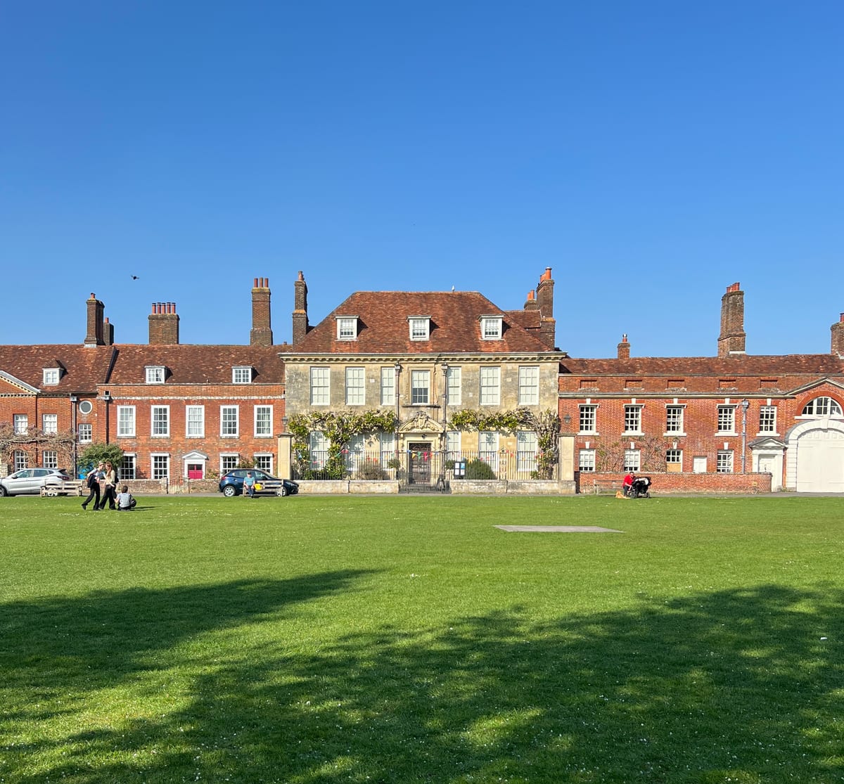 Mompesson House situated inside Salisbury Cathedral Close