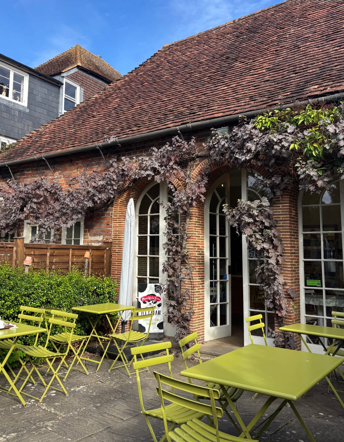 The tea rooms in Mompesson House
